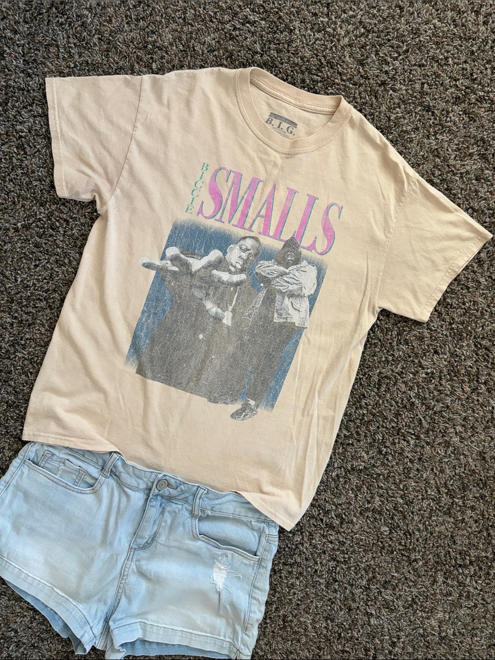 The Notorious B.I.G. Biggie Smalls Graphic T-Shirt in Beige Tan, Size Medium